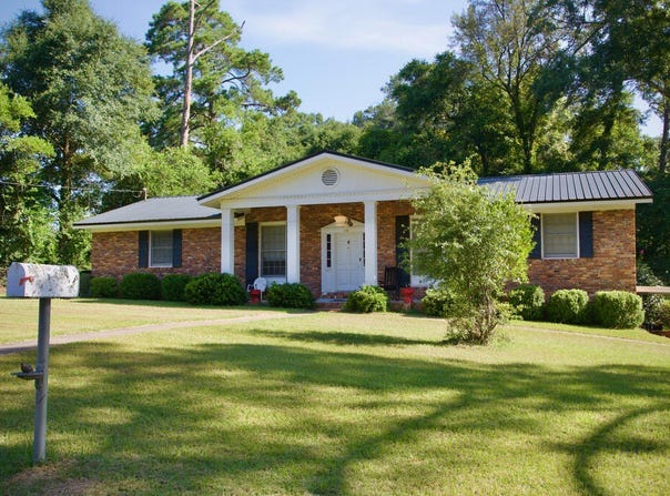 114 Springdale Dr, Americus, GA 31709