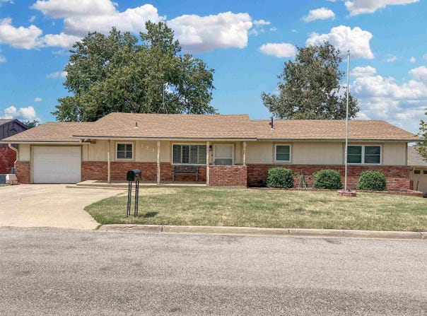 1814 Locust, Alva, OK 73717