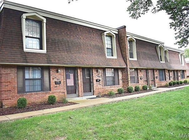 4236 Burnett Walk, St Louis, MO 63125