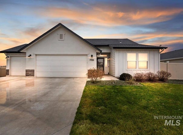 7725 E Flyway St, Nampa, ID 83687