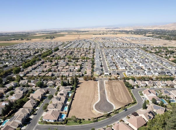 1763 N Preuss Avenue, Clovis, CA 93619