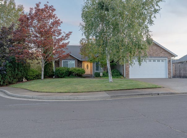 2558 GOLFVIEW Ave, Sutherlin, OR 97479