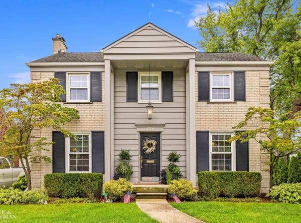 1301 Torrey Road, Grosse Pointe Woods, MI 48236