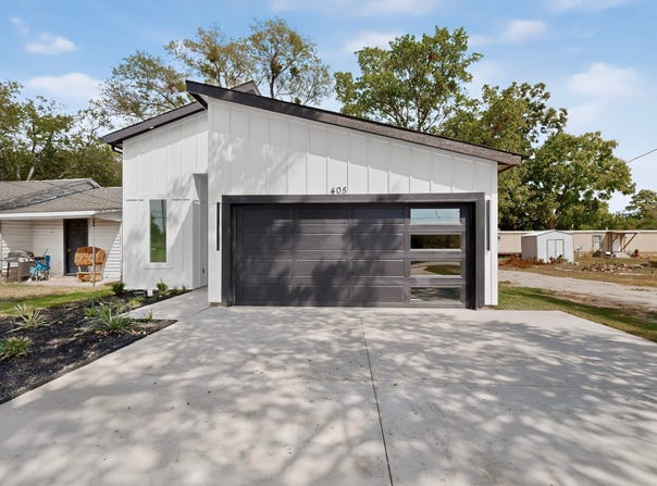 405 NE Front Street, Edgewood, TX 75117