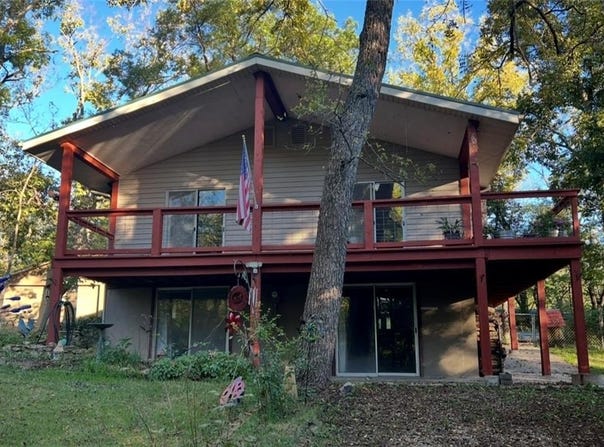 9371 Village Lane, Ozawkie, KS 66070