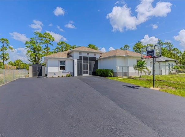 3449 43rd Ave NE, NAPLES, FL 34120