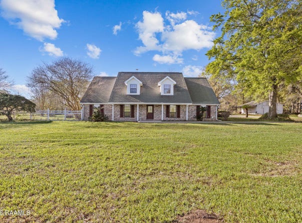 7733 La-87, Jeanerette, LA 70544