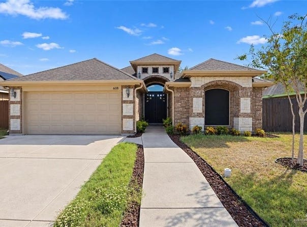 608 E Biyaneta Avenue, Pharr, TX 78577