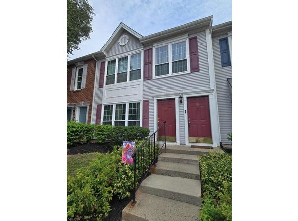113 Gregory Ln, Franklin Twp., NJ 08823-1678