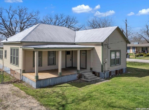 301 N Cunningham, Marion, TX 78124