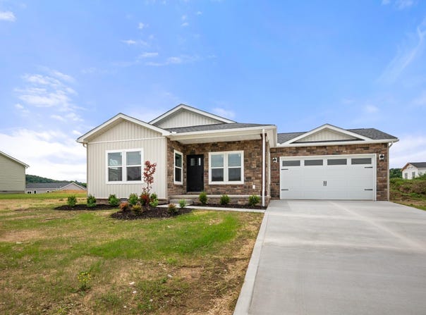 807 Sam Black Road, London, KY 40741