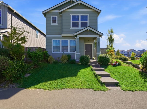 2295 LIVESAY Ln, Woodburn, OR 97071