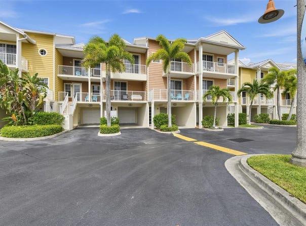 424 BAHIA BEACH Boulevard, RUSKIN, FL 33570
