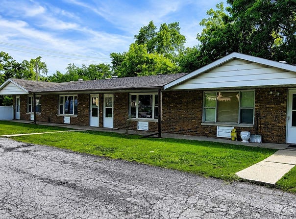 126 E 73rd Avenue, Merrillville, IN 46410