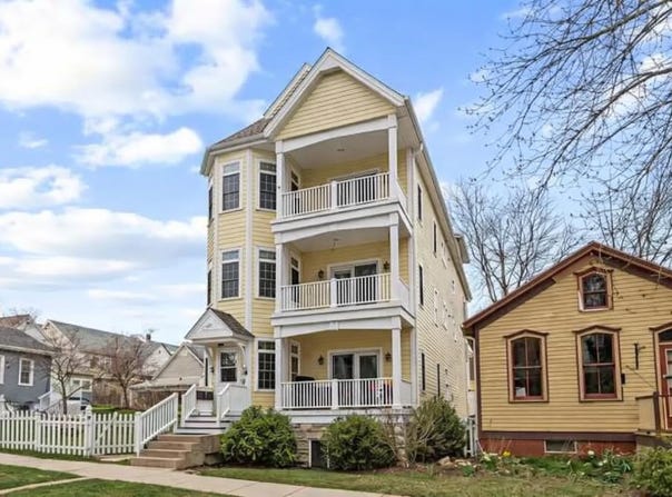 224 E Lloyd St, Milwaukee, WI 53212
