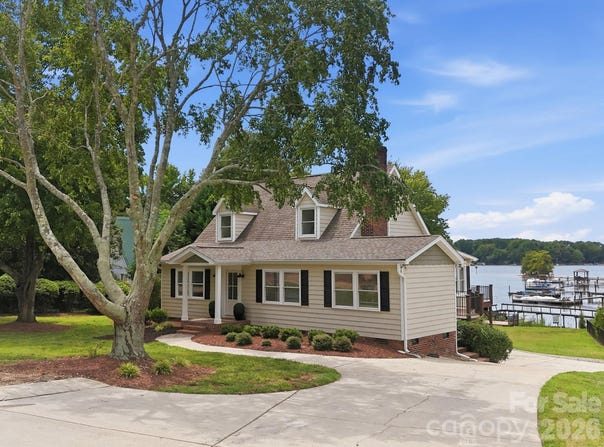 20845 Lagoona Drive, Cornelius, NC 28031
