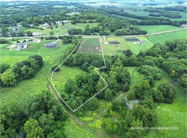 21201 E Blue Mills Road, Independence, MO 64058