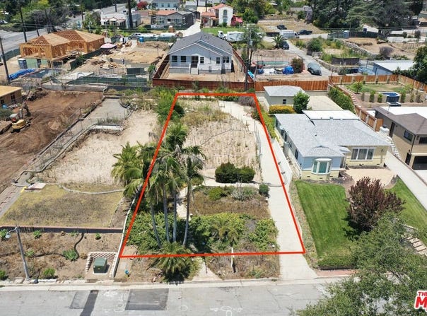 933 E Palm St, Altadena, CA 91001