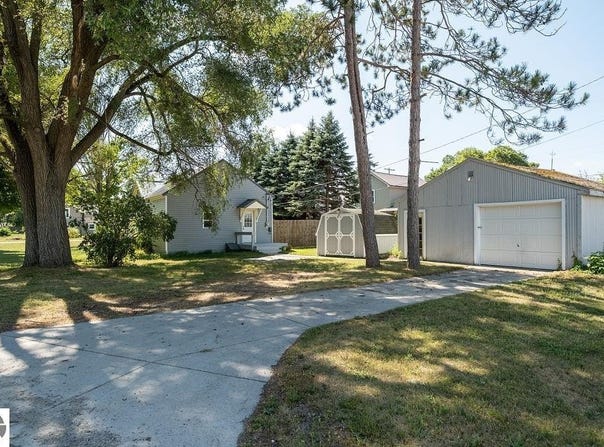 211 Oak, Kalkaska, MI 49646