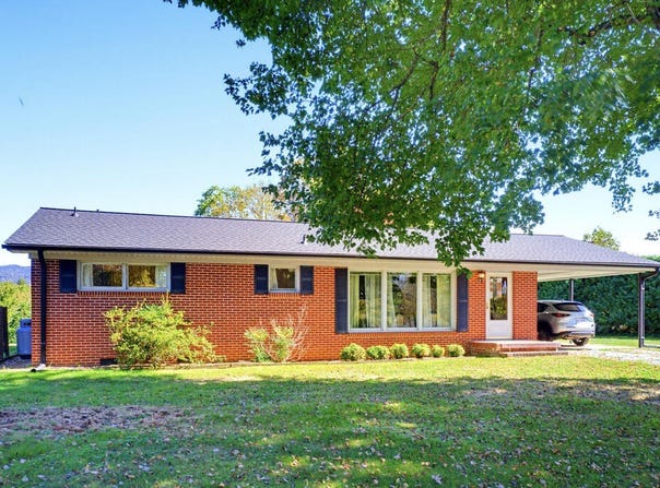 184 Buchanan Loop, Sylva, NC 28779
