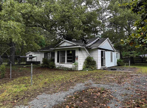 6102 Bullock St, Pine Bluff, AR 71602