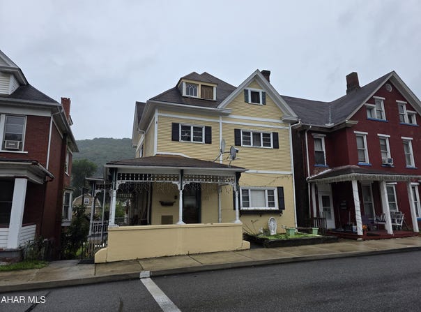 814 Washington Avenue, Tyrone, PA 16686