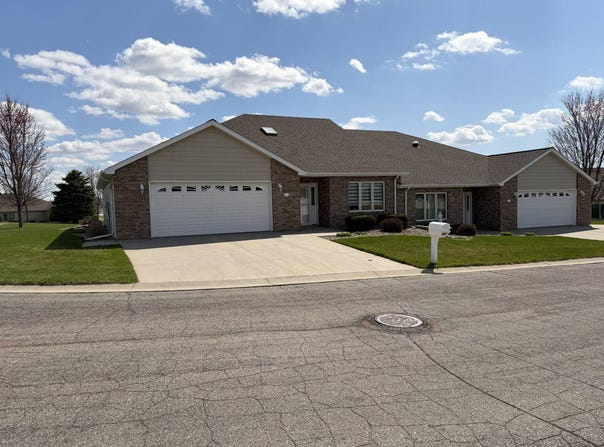 1625 Northridge Dr, Watertown, SD 57201