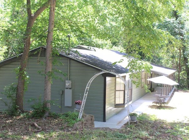 114 Clover, PALESTINE, TX 75801