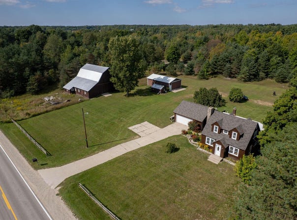 8616 CEDAR RUN ROAD, TRAVERSE CITY, MI 49684