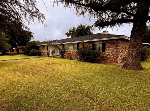 1209 Garland St, Plainview, TX 79072