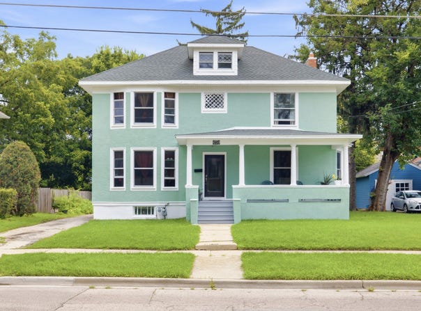 459 N Spring Street, Elgin, IL 60120