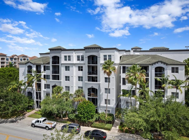 1660 Renaissance Commons Boulevard, Boynton Beach, FL 33426