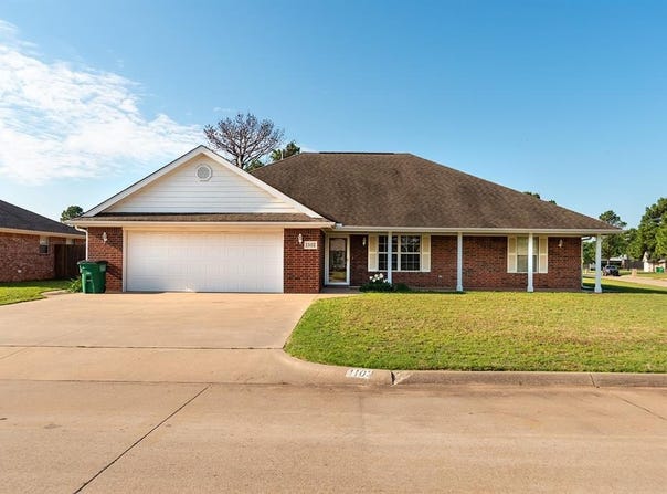 1102 E Mahar Drive, Perkins, OK 74059
