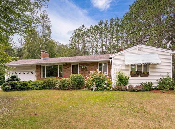 3727 Stebner Rd, Hermantown, MN 55811