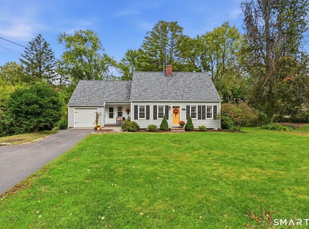 60 Russell Avenue, Suffield, CT 06078