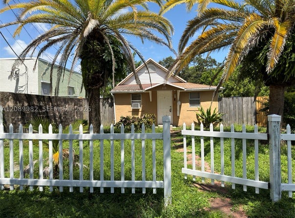 113 SE 4th St, Hallandale Beach, FL 33009