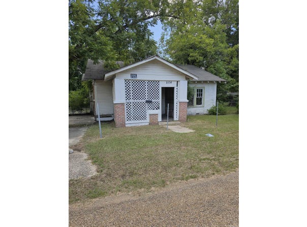504 E 9Th St, Smackover, AR 71762