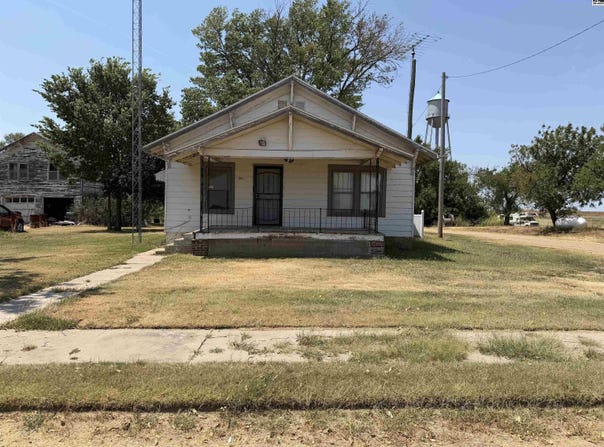 201 Moore St, Coats, KS 67124