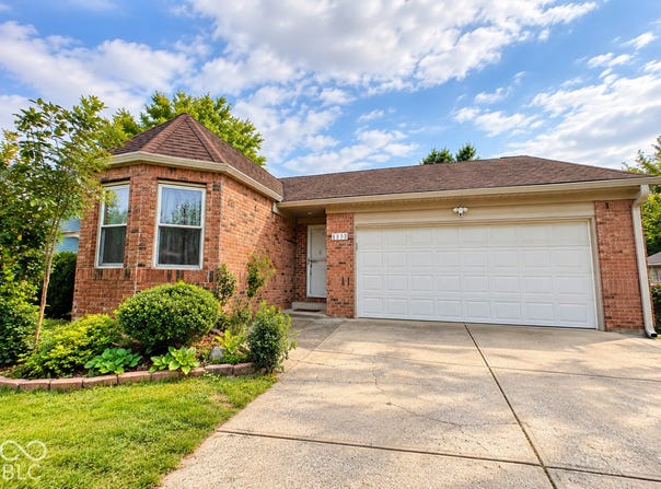 8830 Summer Walk Drive E, Indianapolis, IN 46227