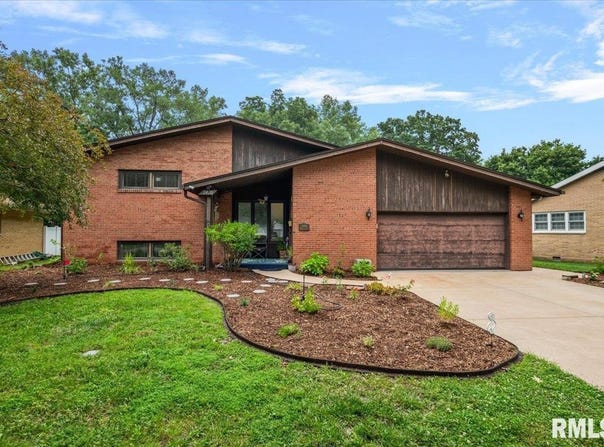 2400 CAHOKIA Drive, Springfield, IL 62703