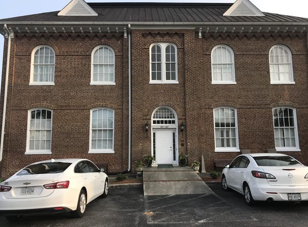 135 Academy St, Salem, VA 24153