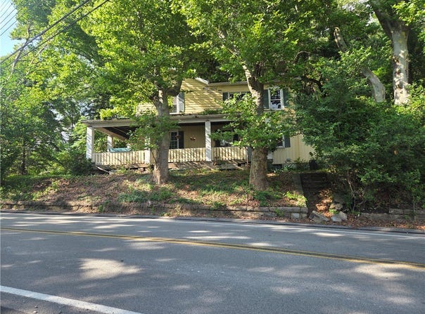 975 Wilkins Ave, Braddock Hills, PA 15221