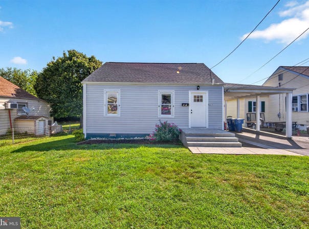 637 MANASSAS Avenue, FRONT ROYAL, VA 22630