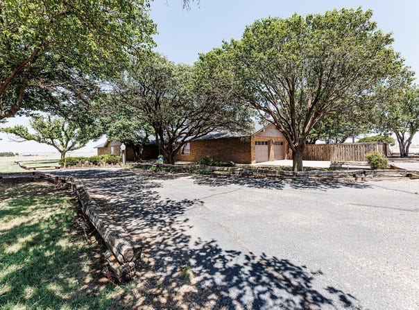 3261 I-27, Abernathy, TX 79311