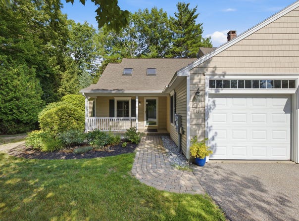 11 Sterling Drive, Kennebunk, ME 04043