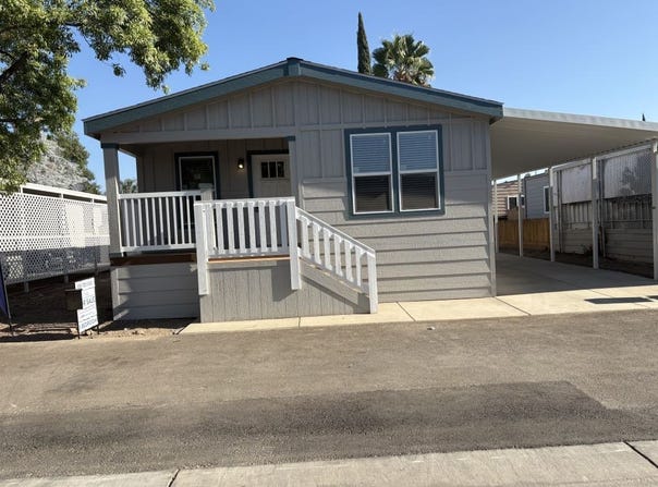 415 N Akers Rd, Visalia, CA 93291