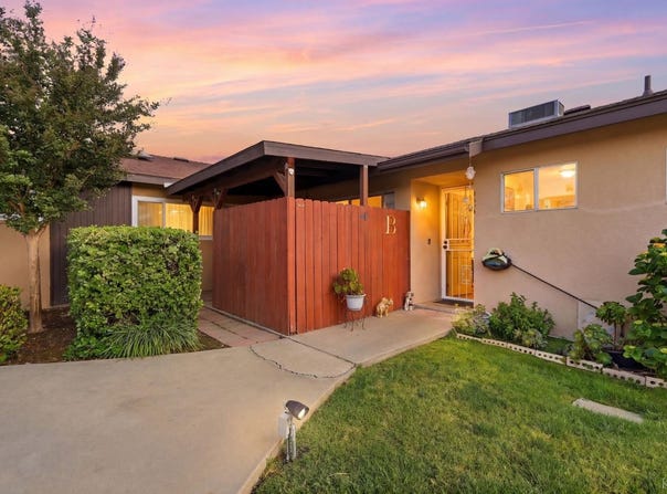 1923 Emma Lee Lane, Hanford, CA 93230