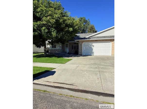 3522 Stonehaven Drive, Ammon, ID 83406