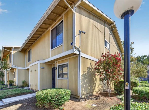 4875 N Backer Avenue, Fresno, CA 93726