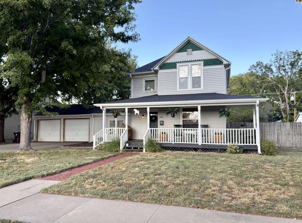 115 S 2nd St, Lindsborg, KS 67456